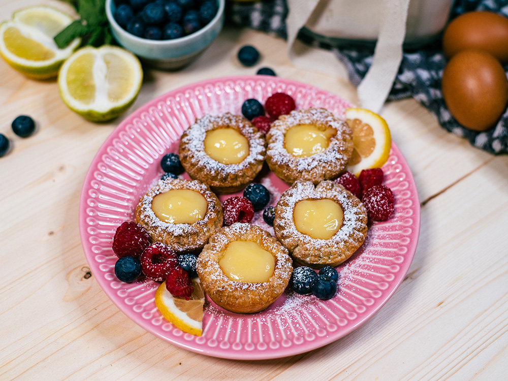 Lemon mini cakes